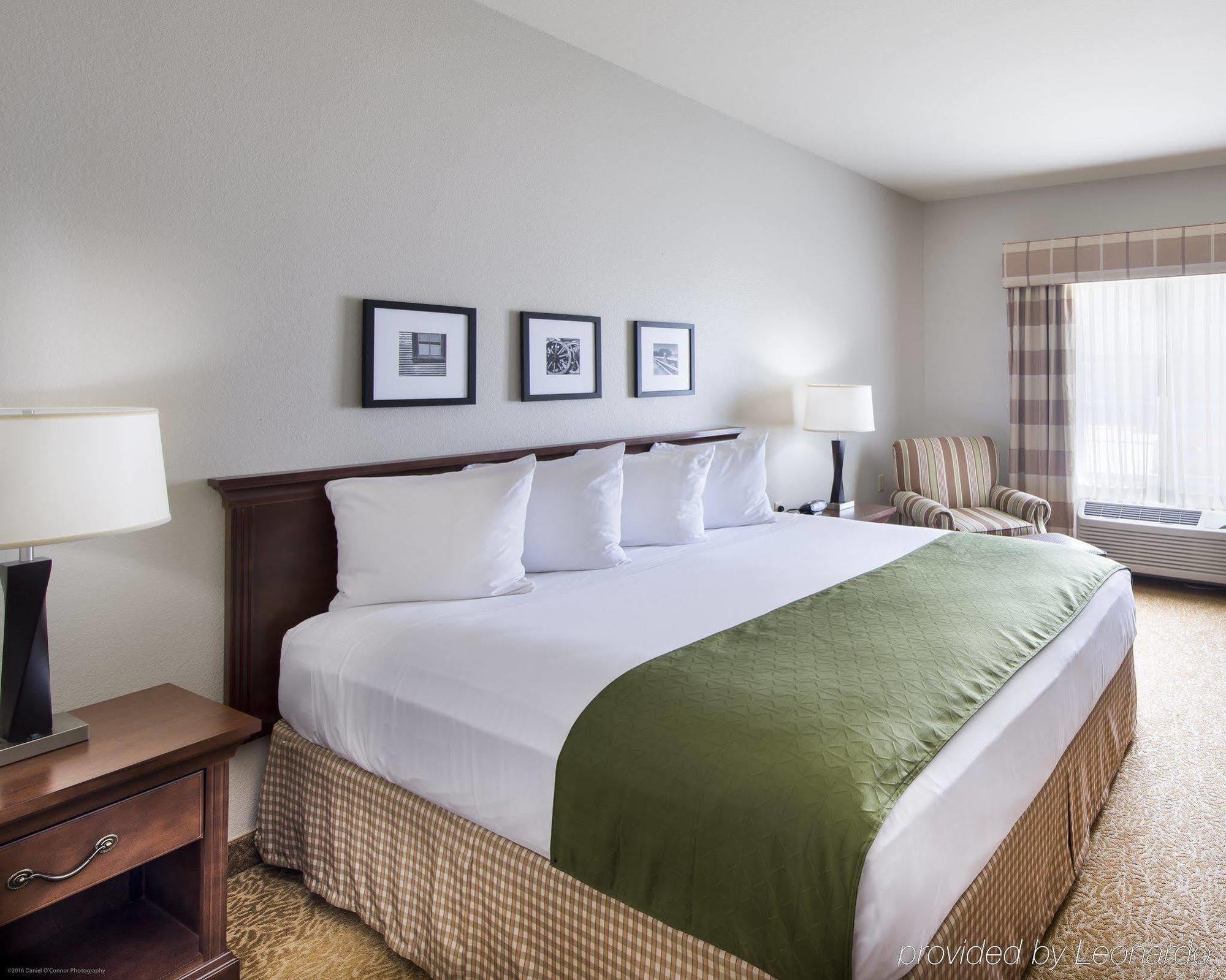Country & By Radisson, Greeley, Co Hotel 2*
