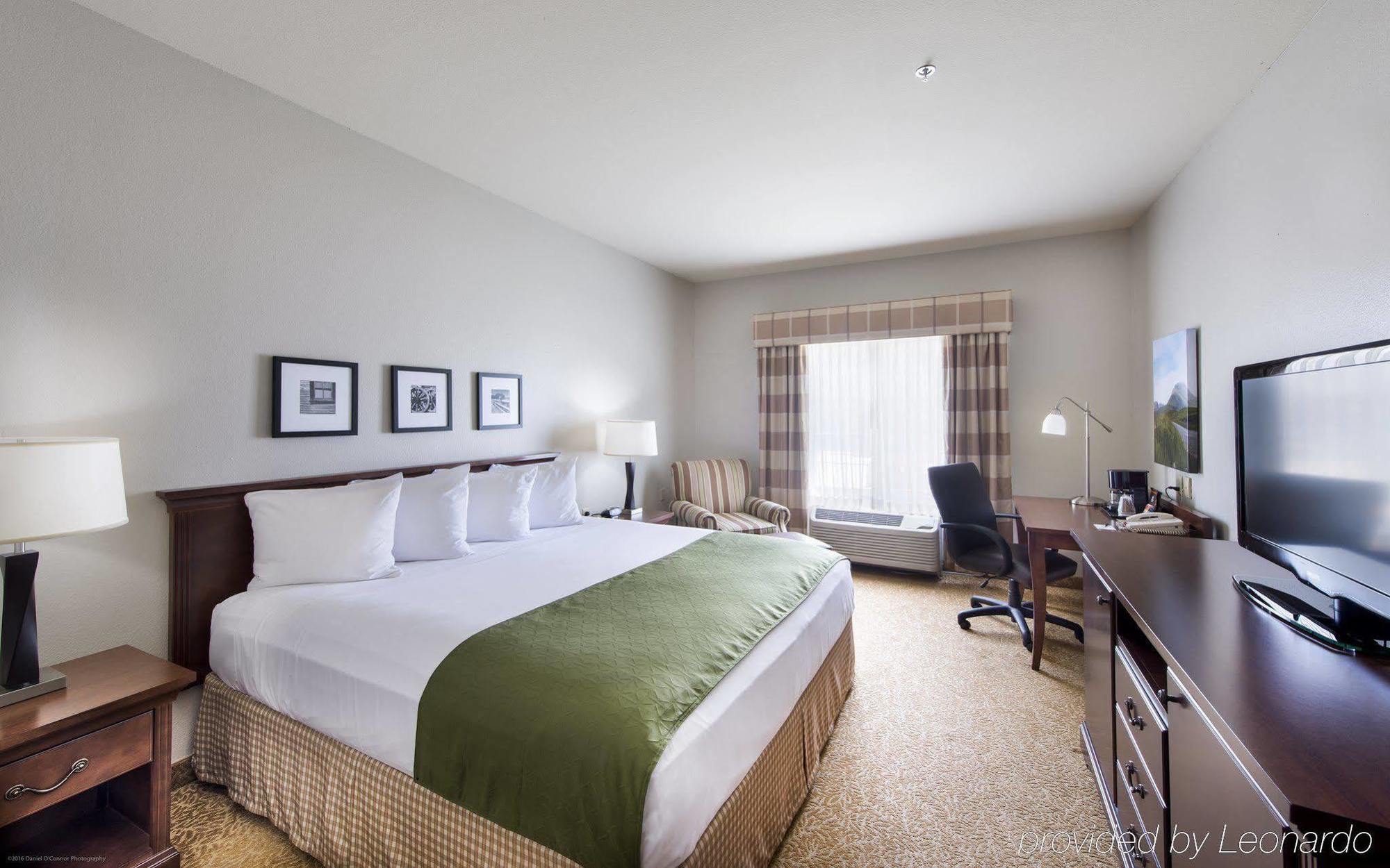 Country & By Radisson, Greeley, Co Hotel 2*