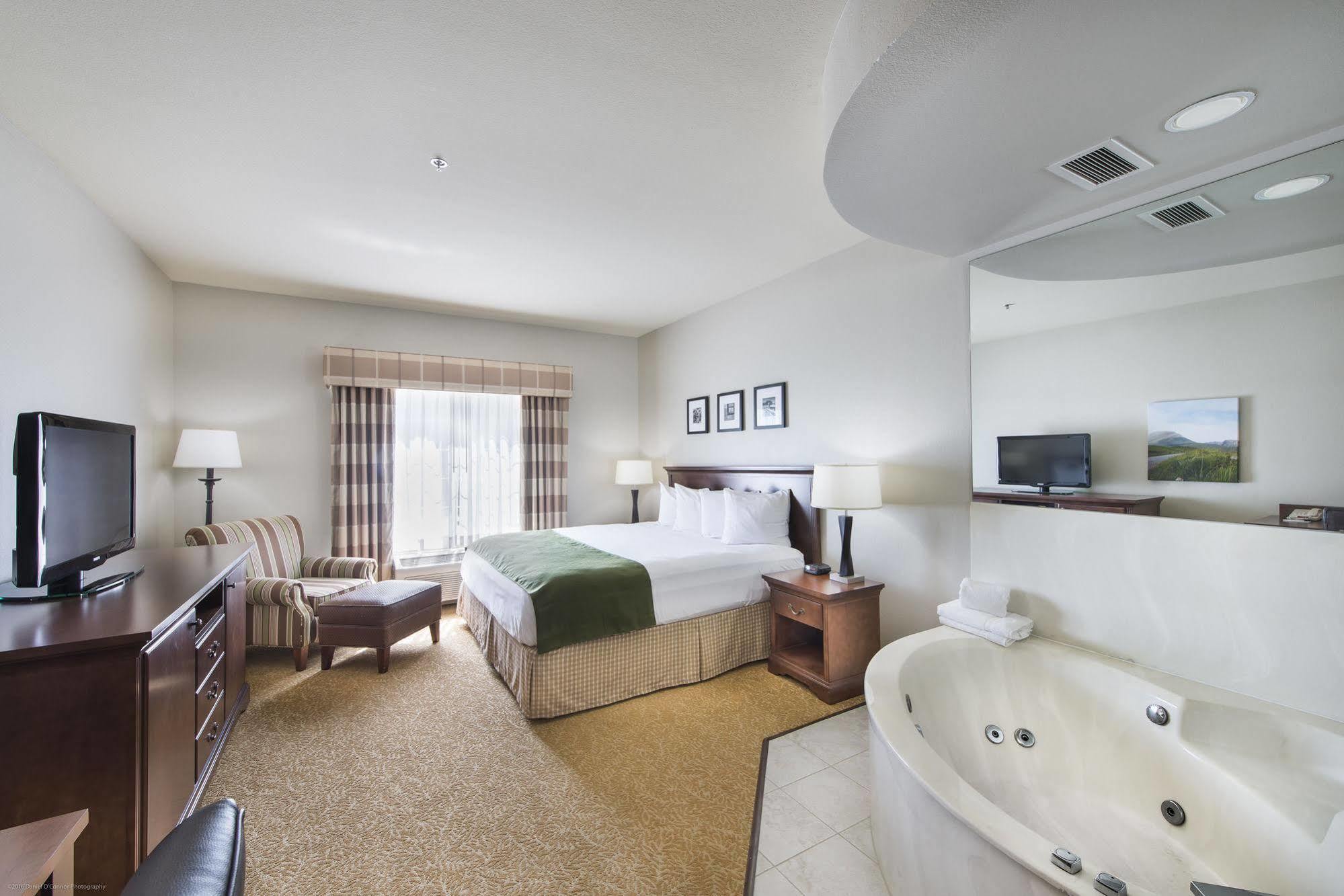 Country & By Radisson, Greeley, Co Hotel