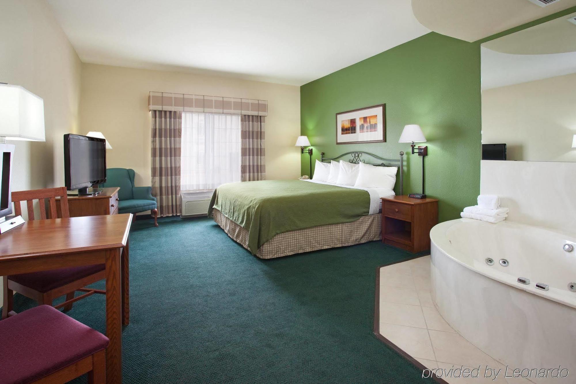 Hotel Country & By Radisson, Greeley, Co Greeley