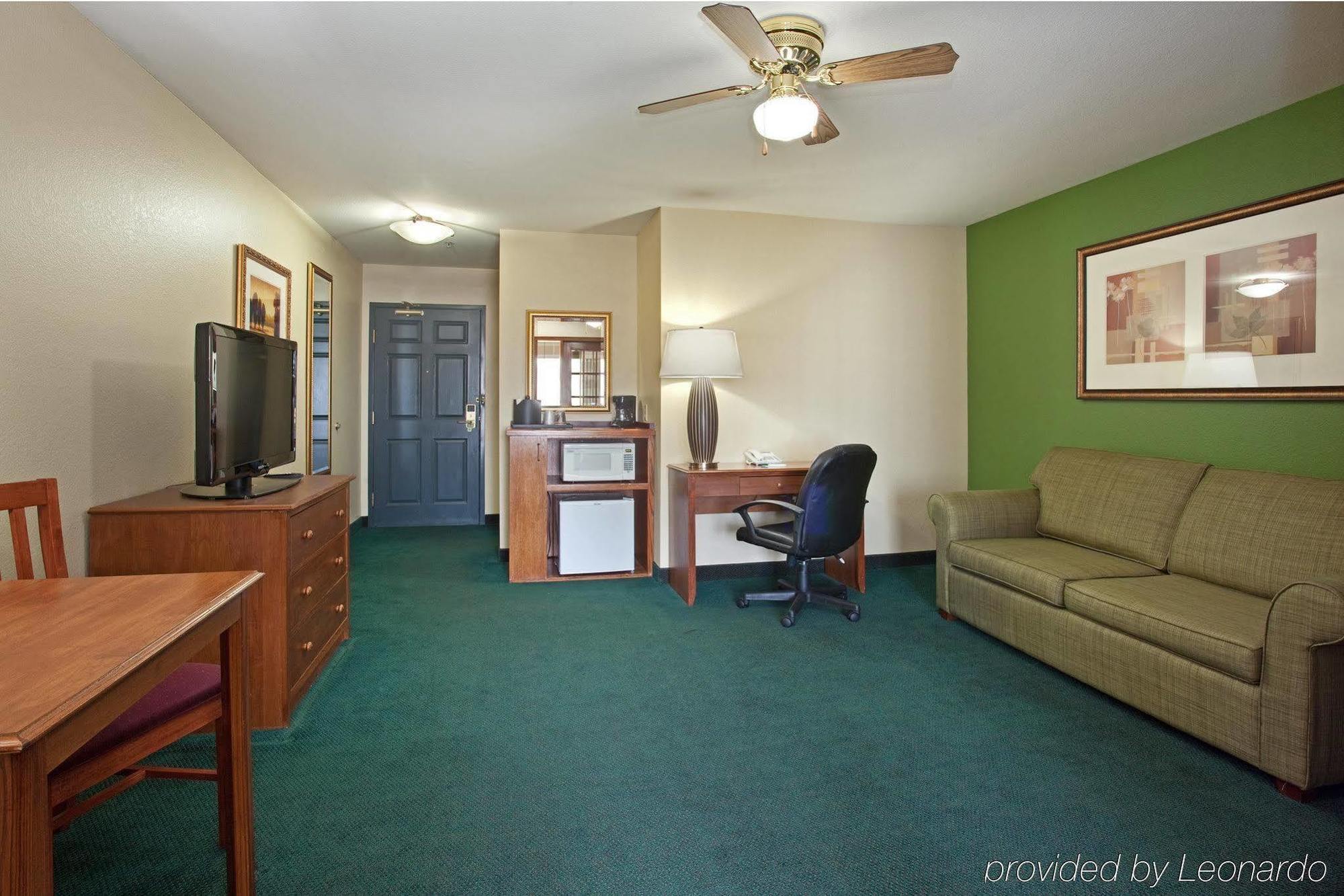 Country & By Radisson, Greeley, Co